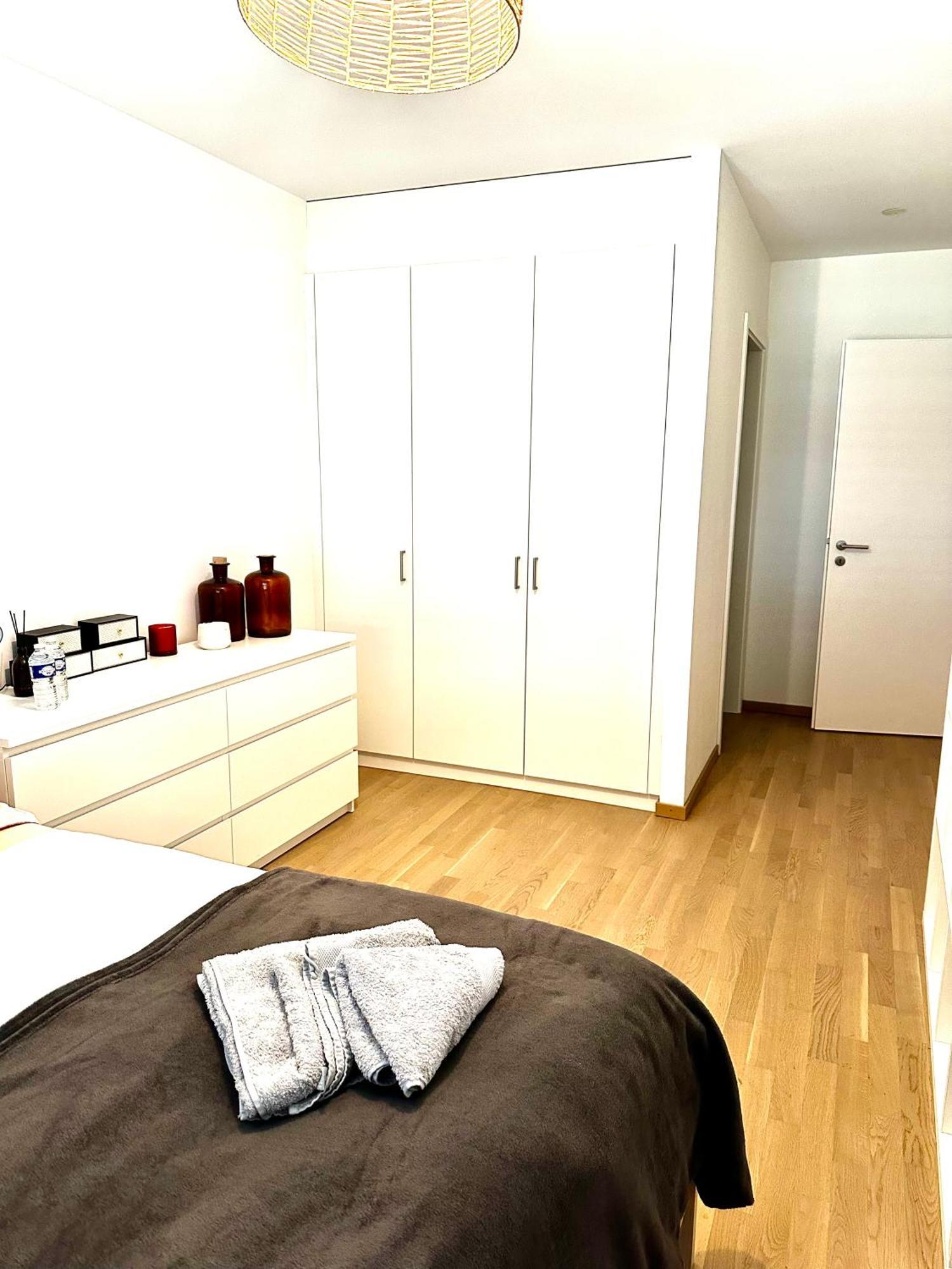 Magnifique, 2 A 8 Minutes A Pieds Du Jet D'eau! Apartment